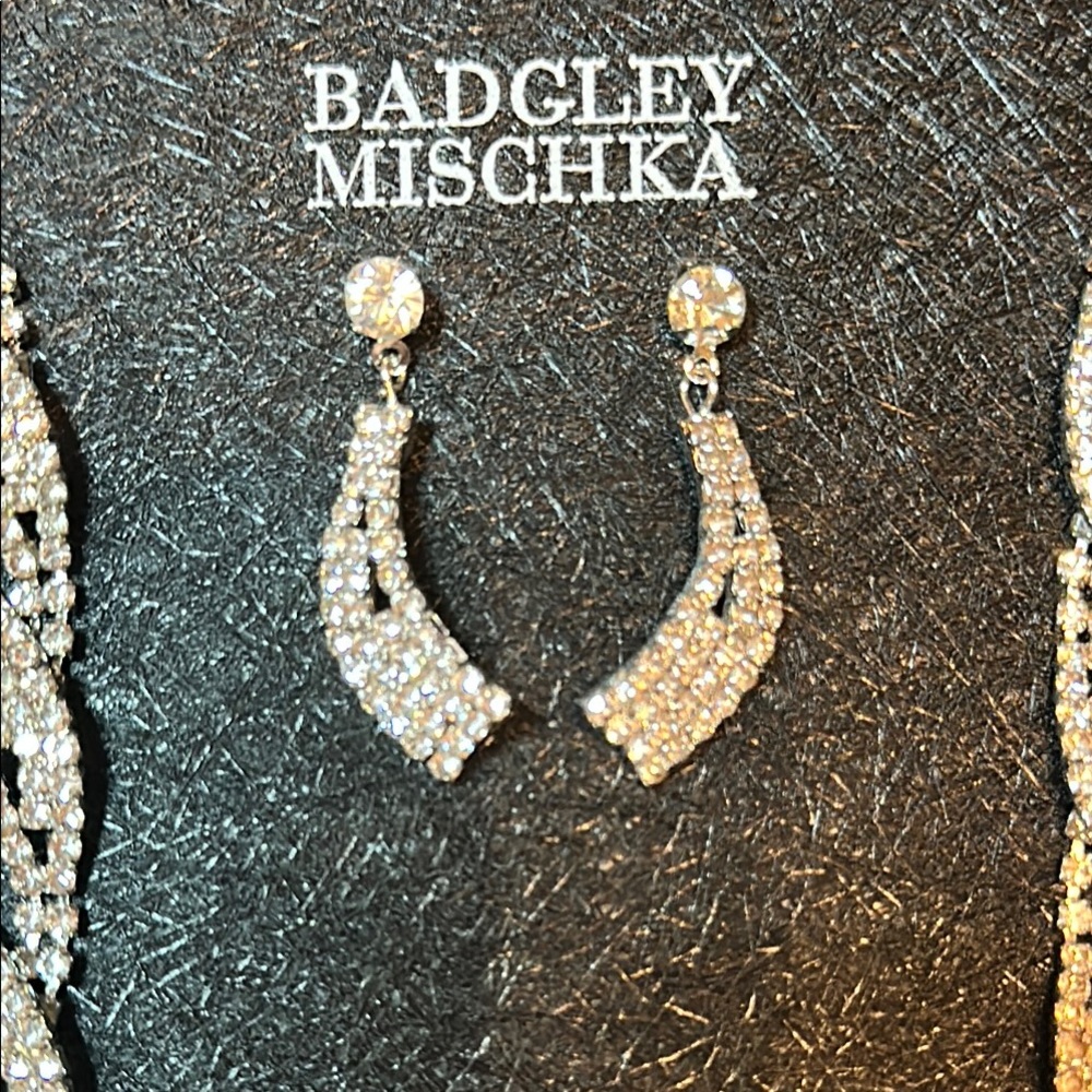 Badgley Mischka Silver Rhinestone Jewelry Set NWT - Picture 2 of 3